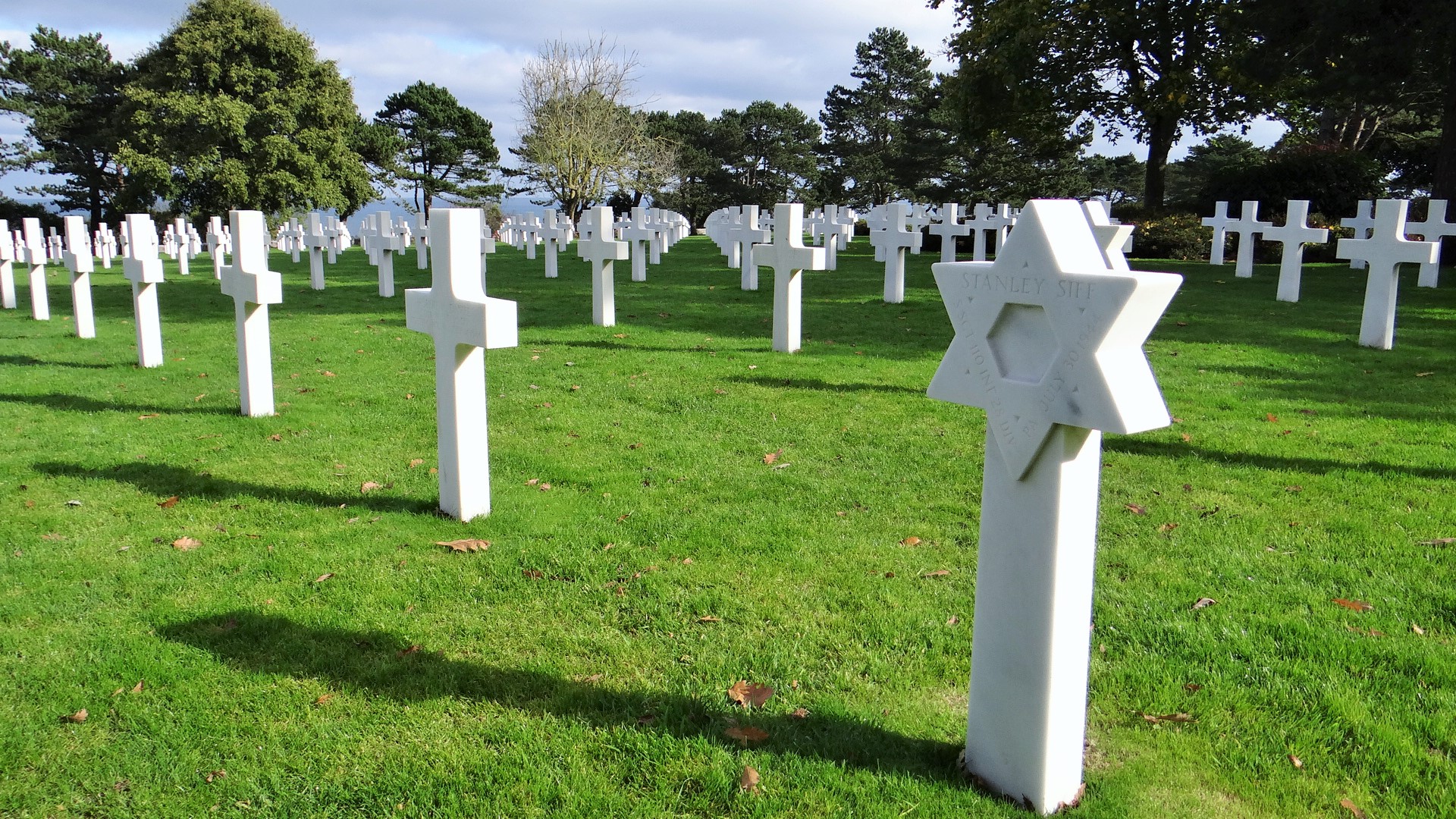 World_War_II_Normandy_American_Cemetery_of_Colleville-sur-Mer_(11).jpg